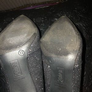 Black sparkly booties. Size 11. New